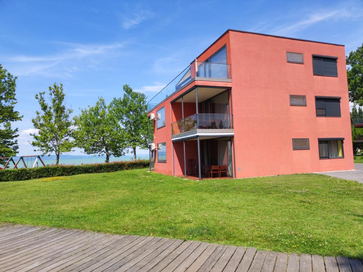 Soleil Apartmanok Balatonlelle Exteriör bild