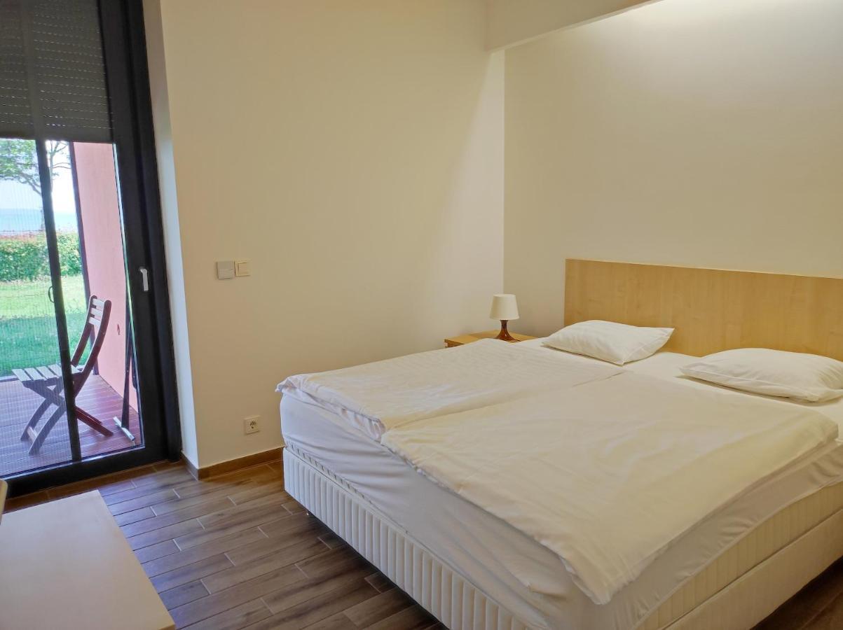 Soleil Apartmanok Balatonlelle Exteriör bild
